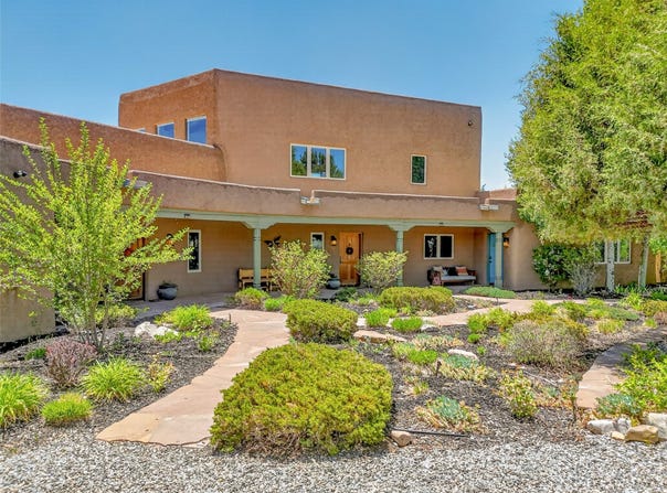 36 Mariposa Road, Arroyo Seco, NM 87514