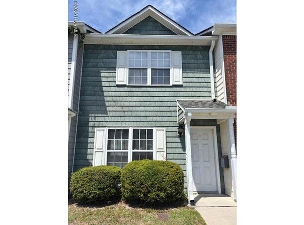 604 Rainbow Drive, Jacksonville, NC 28546