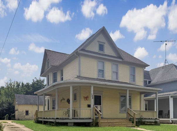 105 West Empire Street, Freeport, IL 61032
