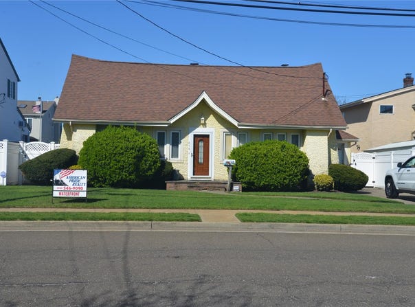 274 Bedell Street, Freeport, NY 11520