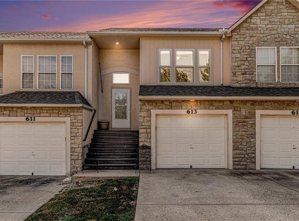 613 S Woodson Lane, Gardner, KS 66030