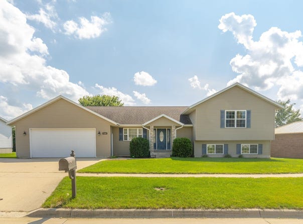 710 Sal Avenue, Dunkerton, IA 50626