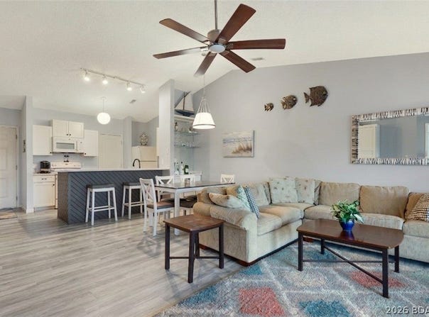 98 Jonathan Drive, Lake Ozark, MO 65049