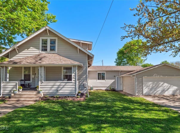 718 W 3rd Avenue, Indianola, IA 50125