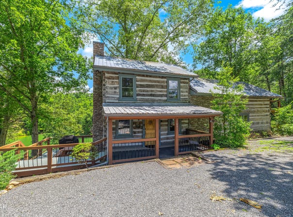 1601 Ponderosa Drive, Dandridge, TN 37725