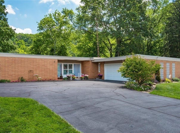 4920 W Shore Drive, Zanesville, OH 43701