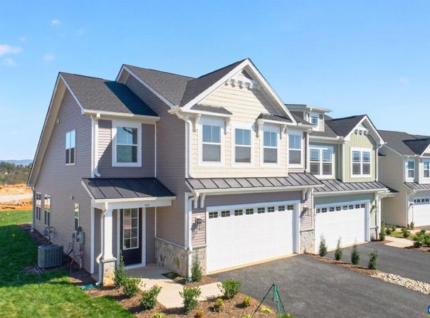 100 SUNBIRD LN, WAYNESBORO, VA 22980