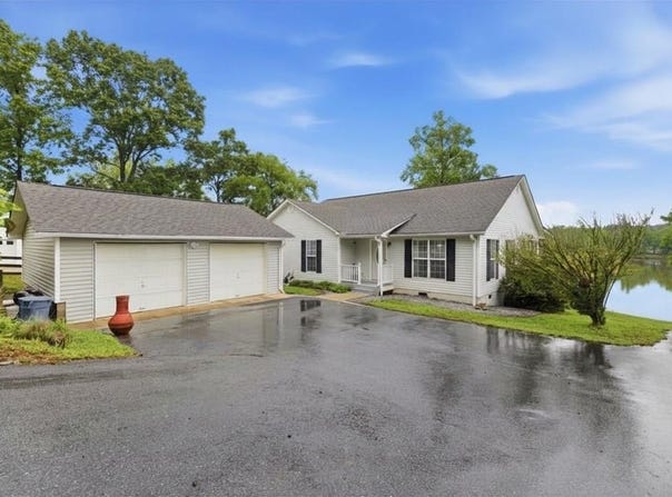 350 Harbor Crest Drive, Waterloo, SC 29384