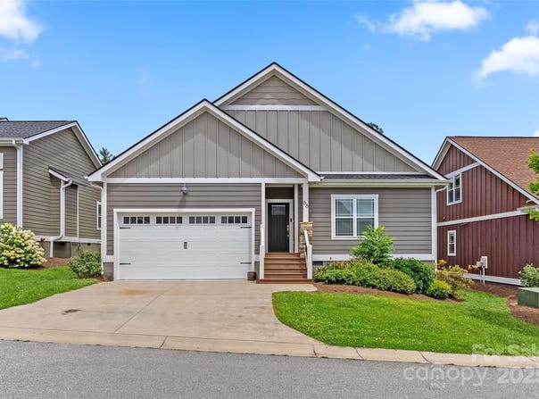 66 Leyland Circle, Hendersonville, NC 28792