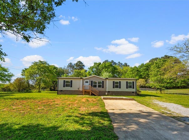 213 Bluefield Road, Starr, SC 29684