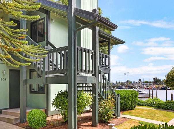 313 NE SKIPANON DR, Warrenton, OR 97146