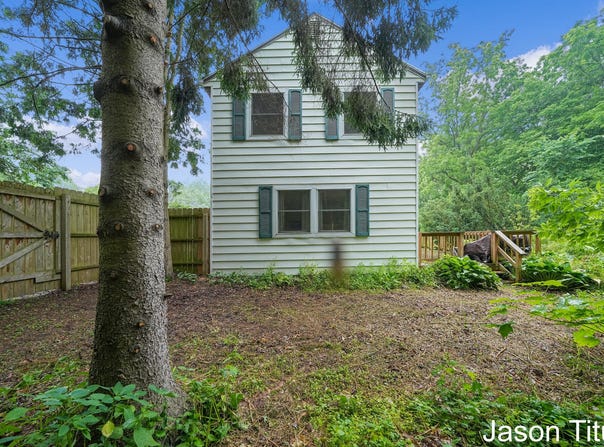 2381 Whites Bridge Road, Lowell, MI 49331