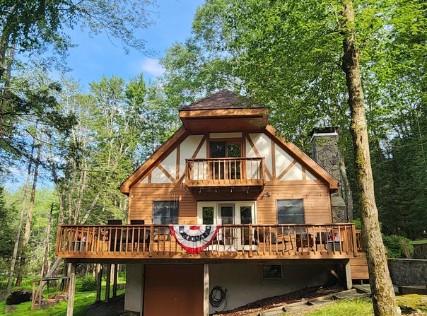 101 Deer Run, Greentown, PA 18451