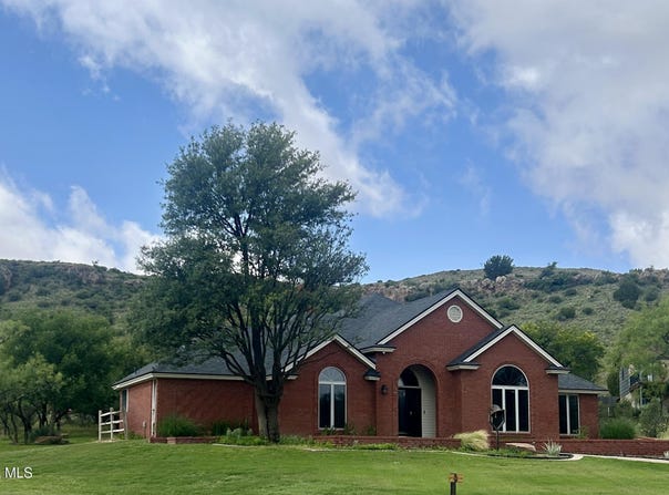1 Squaw Lane, Ransom Canyon, TX 79366