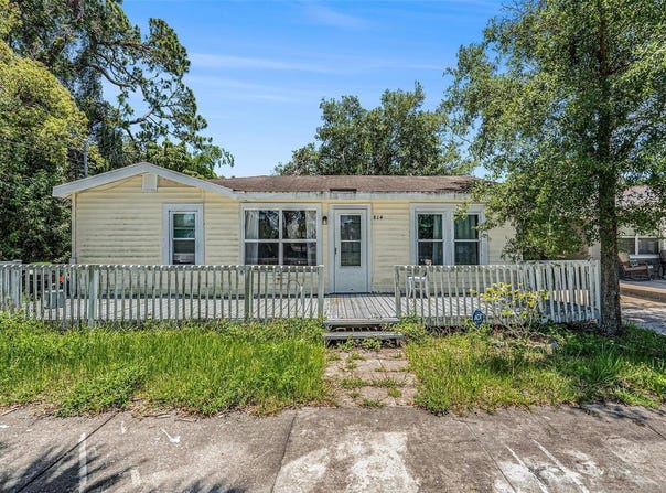 814 FLORIDA AVENUE, PALM HARBOR, FL 34683