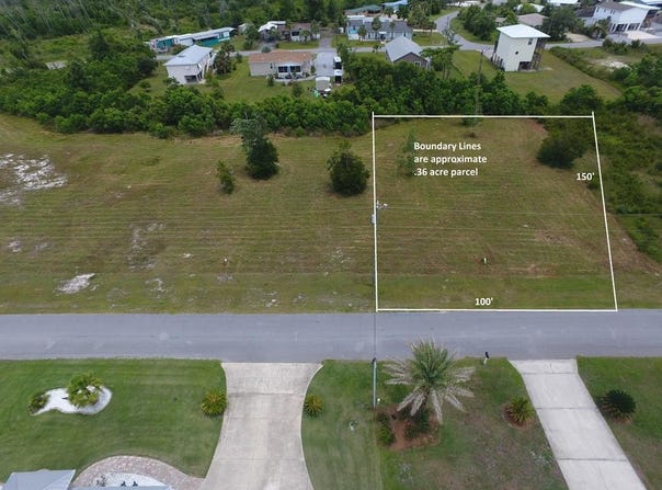 410 New Mexico Dr, Mexico Beach, FL 32456