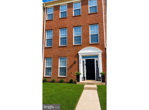 4246 LA MAURICIE Loop, DUMFRIES, VA 22025