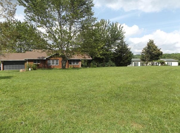 1537 Groundhog Mtn. Rd., Hillsville, VA 24343