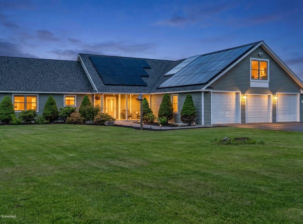 18 Bailey Road, Sidney, ME 04330