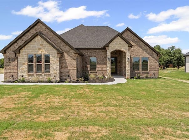 1049 Uplift Dr, Weatherford, TX 76087
