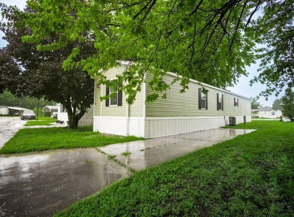 17 Kingston, Hastings, NE 68901