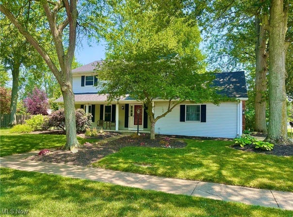 405 Naples Drive, Elyria, OH 44035