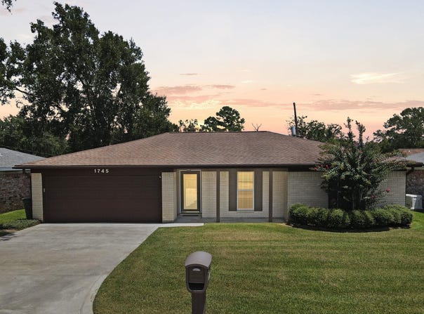 1745 Shirley Cicle, Beaumont, TX 77707