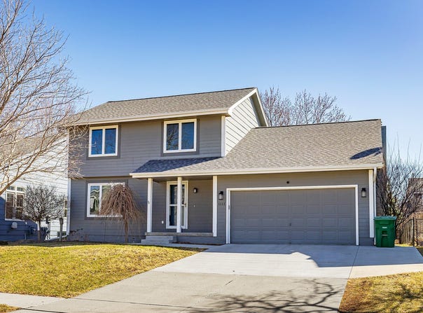 1111 8th Avenue SE, Altoona, IA 50009