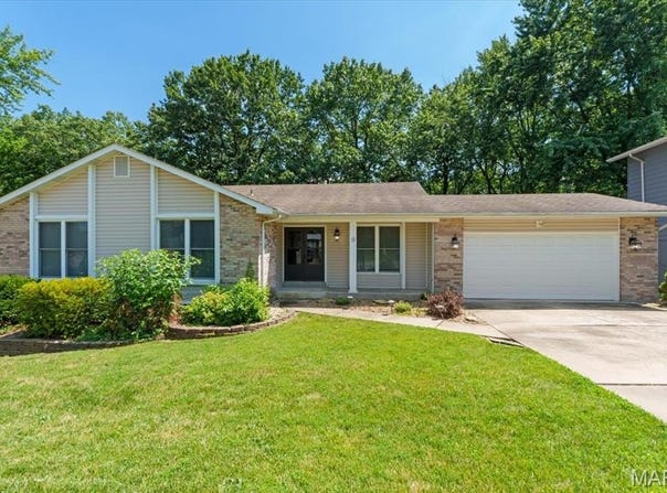 9 Pinehurst Court, St Peters, MO 63376