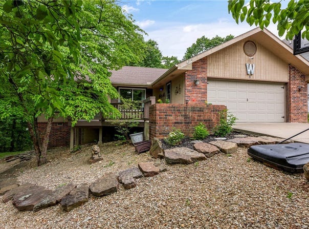 8 Harling Lane, Bella Vista, AR 72715