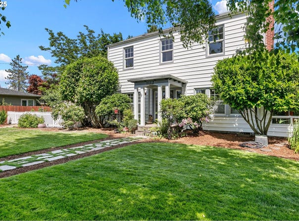 1112 S 6TH ST, Cottage Grove, OR 97424