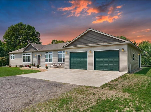 32908 285th Avenue, Le Sueur, MN 56058
