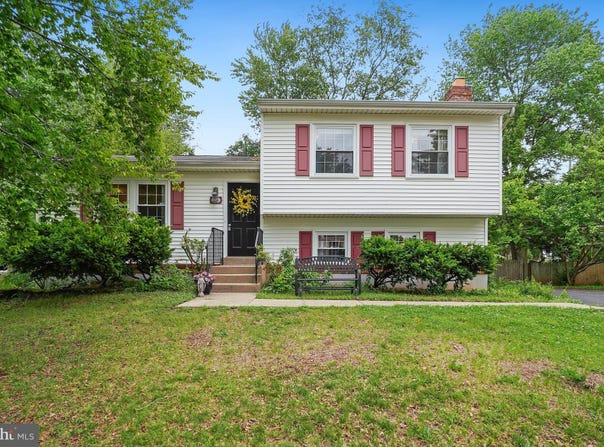 9203 LANDGREEN Street, MANASSAS, VA 20110