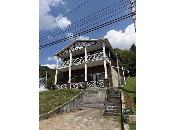 314 N Highland Avenue, Prestonsburg, KY 41653