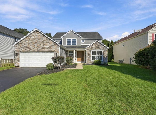 1818 W Pebblestone Dr, Romeoville, IL 60446