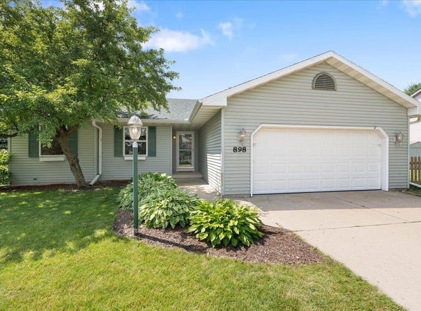 898 Foxglove Drive, Sun Prairie, WI 53590