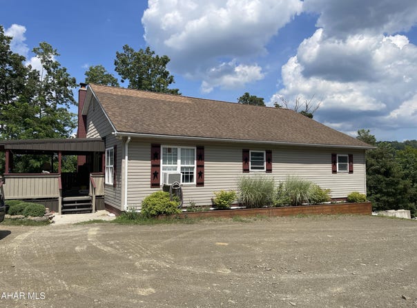 837 Burns Avenue, Altoona, PA 16601