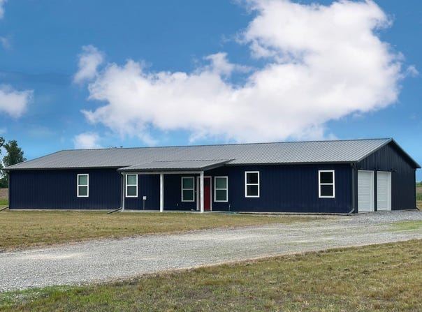 37 Sunflower Dr., Flora, IL 62839