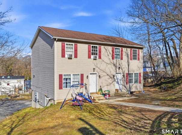 18 Division Street, Norwich, CT 06360