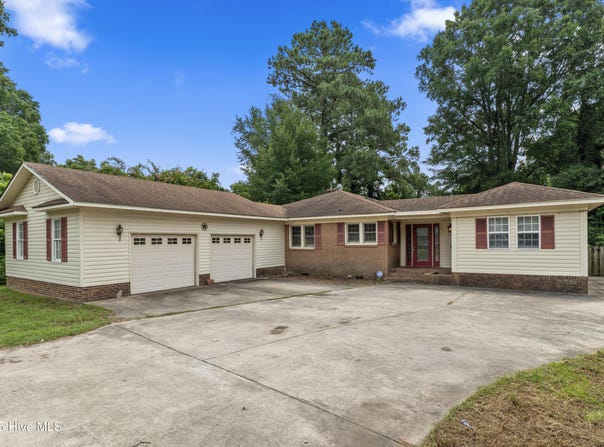 533 W College Street, Warsaw, NC 28398