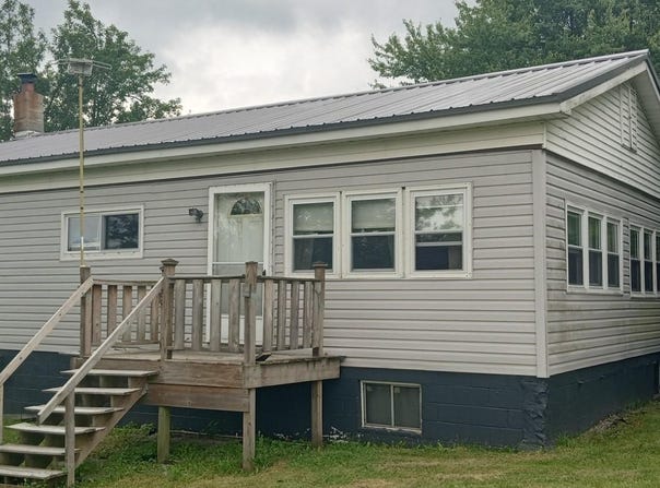 1803 Munster Road, Portage, PA 15946