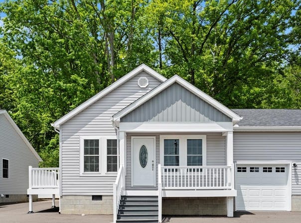 194 Humboldt Lane, PRINCETON, WV 24740