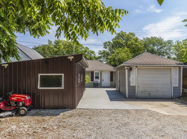 4209 Lafayette Street, Fort Wayne, IN 46806-1739