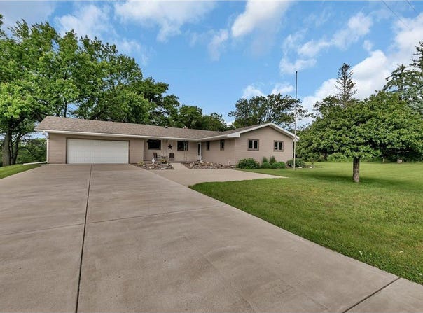 1341 75th Avenue NE, Sauk Rapids, MN 56379