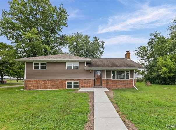727 Oak Street, Livingston, IL 62058