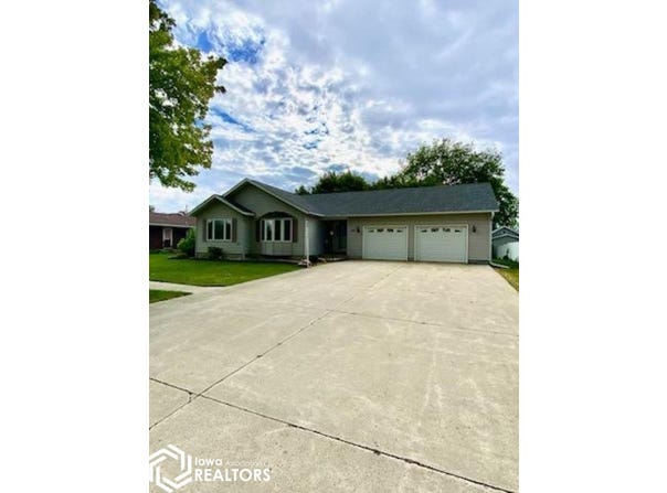 340 Bush Avenue, Garner, IA 50438