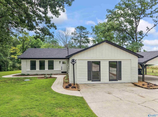 51 W Aqua Vista Drive, Gadsden, AL 35901