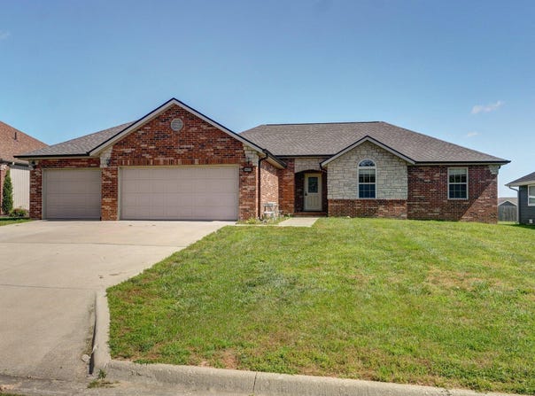 1471 Woodland Road, Marshfield, MO 65706