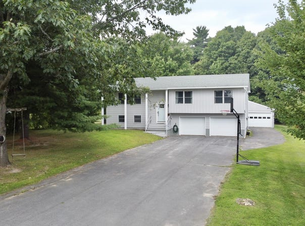 10 Leander Lane, Morrisonville, NY 12962