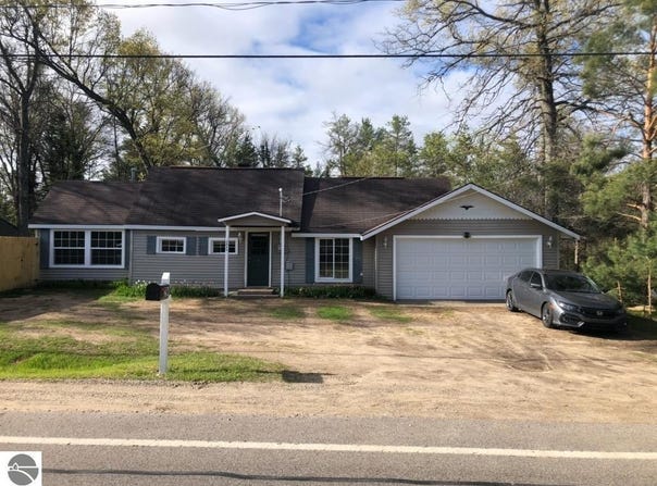 2948 E Michigan Highway, Roscommon, MI 48653